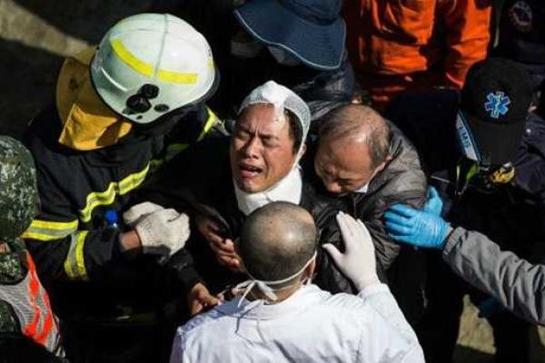 На Тайване продолжается разбор завалов после землетрясения: число жертв растет