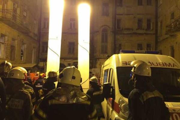 В Киеве на месте обвала дома спасатели обнаружили тело седьмого строителя В Киеве на месте обвала дома спасатели обнаружили тело седьмого строителя