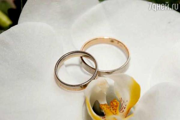 Актер Армен Джигарханян и его возлюбленная официально зарегистрировали брак