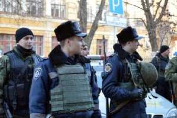 На улицы Славянска и Краматорска выходят на патрулирование силовики из "групп тяжелой полиции" На улицы Славянска и Краматорска выходят на патрулирование силовики из "групп тяжелой полиции"