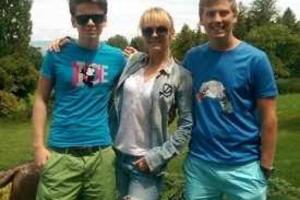 Сын певицы Валерии, проживающий в Швейцарии, готовится к службе в армии