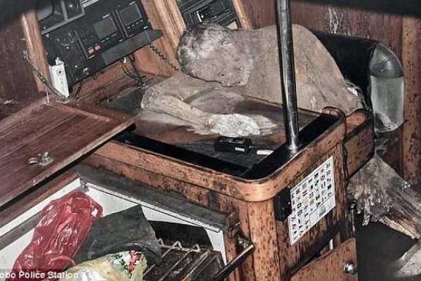 Жуткая находка: в Тихом океане нашли дрейфующую яхту с мумией капитана на борту