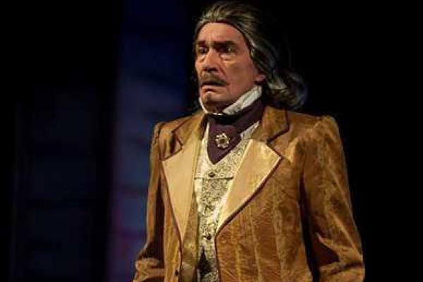 Российский актер Эмиляно Очагавия скончался в больнице, получив тяжелые ожоги при пожаре в квартире