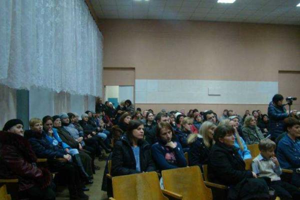 В Рубежном зреет бунт: жители города собирают подписи за отставку мэра В Рубежном зреет бунт: жители города собирают подписи за отставку мэра