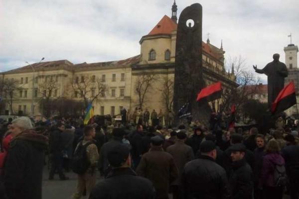 Националисты во Львове провели вече: прозвучали четкие требования к украинской власти Националисты во Львове провели вече: прозвучали четкие требования к украинской власти