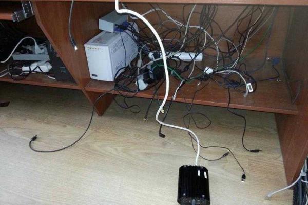 В Киеве неизвестные напали на офис независимого "17 канала": пострадал сторож, украдена техника и материалы В Киеве неизвестные напали на офис независимого "17 канала": пострадал сторож, украдена техника и материалы