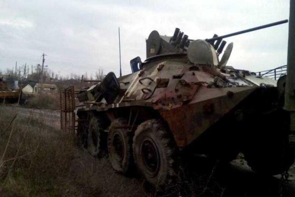 В Широкино бойцы разведподразделения ВСУ провели спецоперацию по разминированию и возвращению на базу БТР-3 В Широкино бойцы разведподразделения ВСУ провели спецоперацию по разминированию и возвращению на базу БТР-3