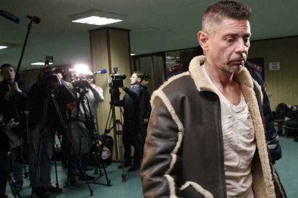 Поклонники Валерия Николаева в соцсетях жестко отреагировали на скандальное поведение актера