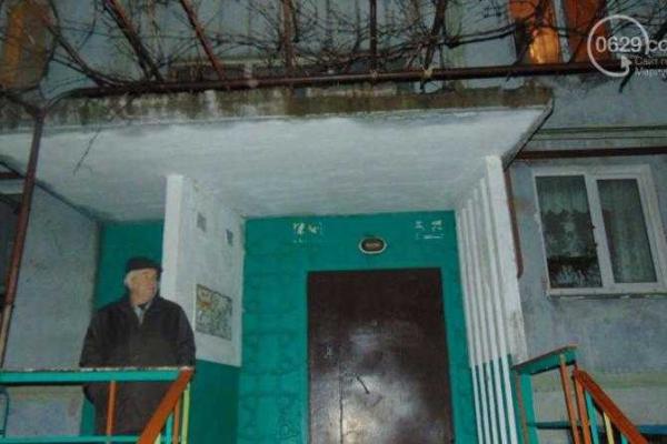 В мариупольской квартире чуть не сгорел ребенок, оставленный горе-мамашей ночью один В мариупольской квартире чуть не сгорел ребенок, оставленный горе-мамашей ночью один