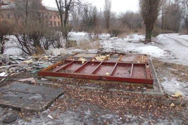 Житель "ДНР" показал на фото "возрождение" и "развитие" оккупированного Донбасса Житель "ДНР" показал на фото "возрождение" и "развитие" оккупированного Донбасса