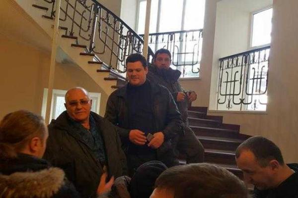 Активисты прорвались в здание Минюста и требуют ареста счетов Сбербанка России в Украине 