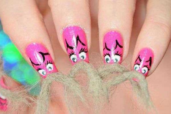 В рамках Нью-Йоркской недели моды представили креативный маникюр: в моду входят пушистые ногти