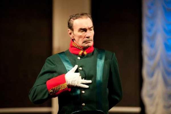 Российский актер Эмиляно Очагавия скончался в больнице, получив тяжелые ожоги при пожаре в квартире