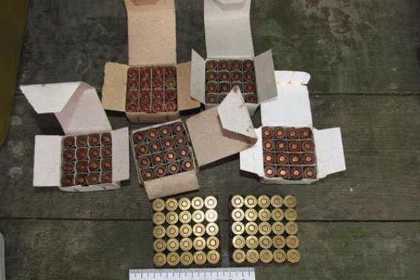 На Донетчине разыгрался боевик со стрельбой: бойцы АТО напали на полицейских при исполнении На Донетчине разыгрался боевик со стрельбой: бойцы АТО напали на полицейских при исполнении