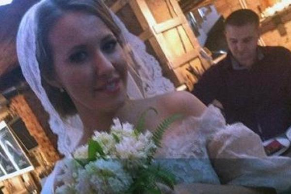 Светская львица Ксения Собчак и актер Максим Витогран отмечают третью годовщину свадьбы