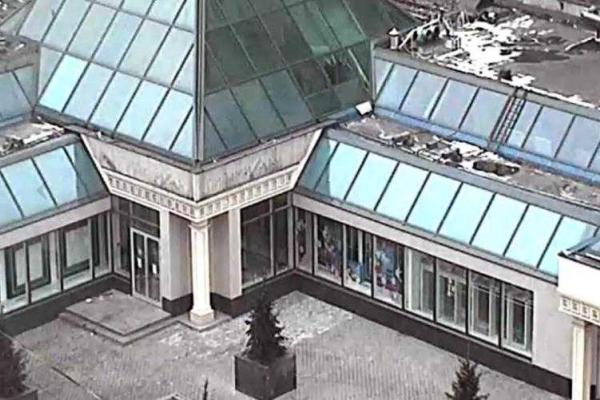 В Москве приступили к сносу торгового центра "Пирамида", постройка которого признана незаконной