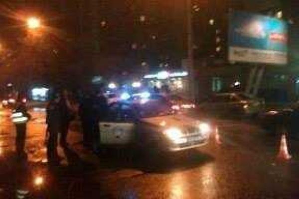 Во Львове пешеход-нарушитель попал под колеса автомобиля ГСО Во Львове пешеход-нарушитель попал под колеса автомобиля ГСО