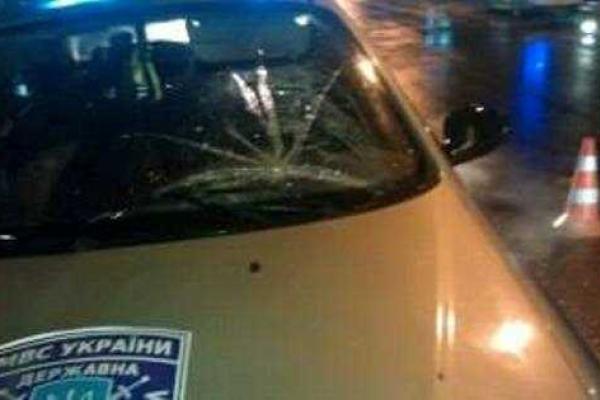 Во Львове пешеход-нарушитель попал под колеса автомобиля ГСО Во Львове пешеход-нарушитель попал под колеса автомобиля ГСО