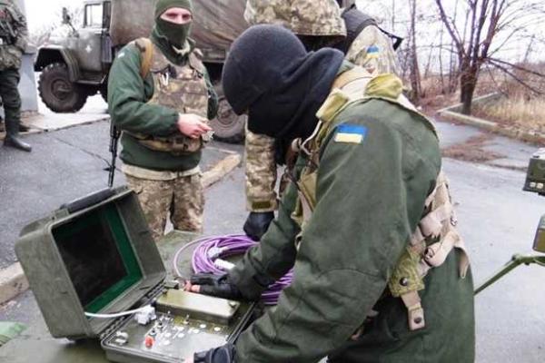 Украинские военные получили на вооружение новейшие образцы противотанковых ракетных комплексов Украинские военные получили на вооружение новейшие образцы противотанковых ракетных комплексов