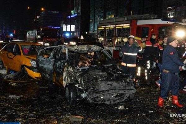 В Сети опубликованы кадры кровавого теракта в Анкаре: момент взрыва В Сети опубликованы кадры кровавого теракта в Анкаре: момент взрыва