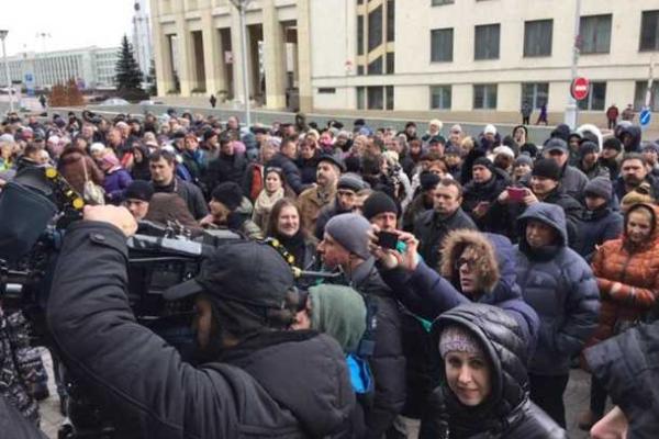 В Минске индивидуальные предприниматели собрались на митинг против новых условий торговли