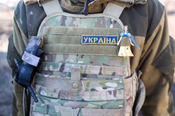 "Горячая точка" в зоне АТО: Марьинка глазами иностранных журналистов. Фоторепортаж "Горячая точка" в зоне АТО: Марьинка глазами иностранных журналистов. Фоторепортаж