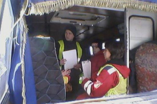 В Киеве женщина за рулем автомобиля "Toyota" на перекрестке не пропустила маршрутку: жертв нет  В Киеве женщина за рулем автомобиля "Toyota" на перекрестке не пропустила маршрутку: жертв нет