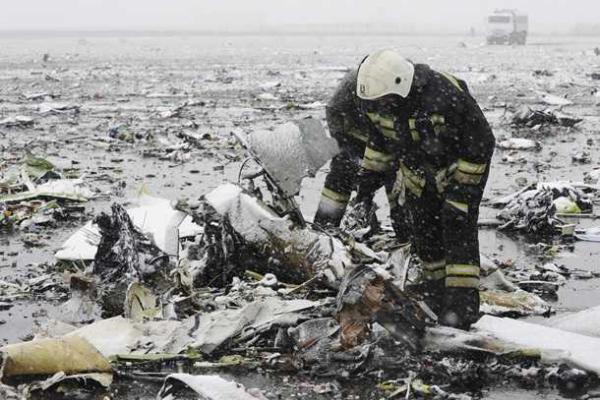В Москву самолетом МЧС РФ доставлены "черные ящики" рухнувшего в Ростове-на-Дону "Boeing" В Москву самолетом МЧС РФ доставлены "черные ящики" рухнувшего в Ростове-на-Дону "Boeing"