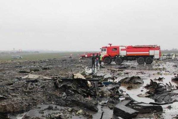 В Москву самолетом МЧС РФ доставлены "черные ящики" рухнувшего в Ростове-на-Дону "Boeing" В Москву самолетом МЧС РФ доставлены "черные ящики" рухнувшего в Ростове-на-Дону "Boeing"