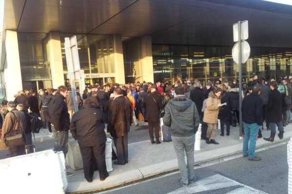 Во Франции провели срочную эвакуацию пассажиров в аэропорту Тулузы