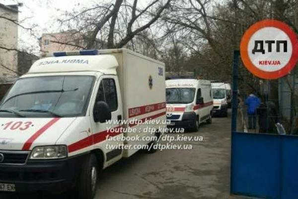 В Киеве произошел пожар в школе-интернате, есть пострадавшие В Киеве произошел пожар в школе-интернате, есть пострадавшие