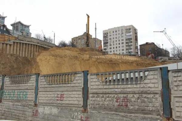 В центре Киева на стройплощадке сошел оползень В центре Киева на стройплощадке сошел оползень