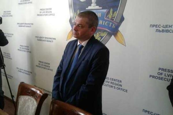 Во Львове бунт под областной прокуратурой: активисты сорвали представление нового прокурора Во Львове бунт под областной прокуратурой: активисты сорвали представление нового прокурора