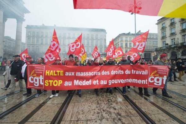 Во Франции масштабные протесты против реформ трудового законодательства закончились стычками с полицией