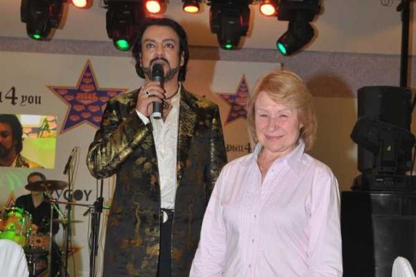 Знаменитая домработница Филиппа Киркорова уходит на пенсию Знаменитая домработница Филиппа Киркорова уходит на пенсию