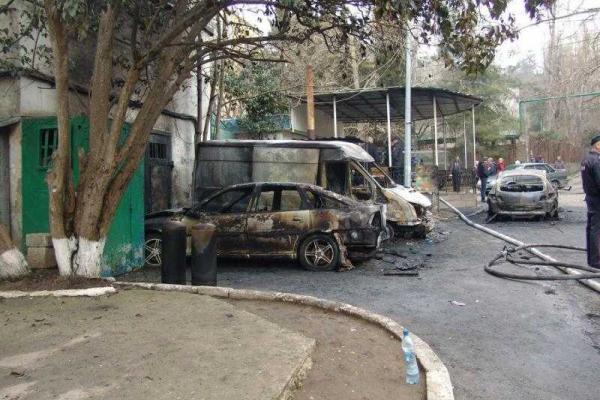 В оккупированном Крыму массово сжигают автомобили: машины горят в разных городах полуострова В оккупированном Крыму массово сжигают автомобили: машины горят в разных городах полуострова
