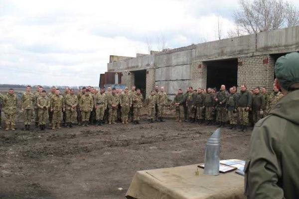 Глава Луганской ВГА Георгий Тука побывал с визитом у бойцов ВСУ в Станично-Луганском районе