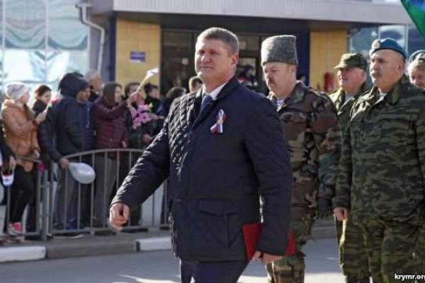 В Симферополе с размахом отмечают вторую годовщину "референдума" о статусе Крыма В Симферополе с размахом отмечают вторую годовщину "референдума" о статусе Крыма