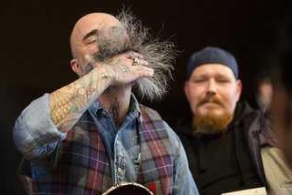 В Германии провели конкурс на самую необычную бороду В Германии провели конкурс на самую необычную бороду