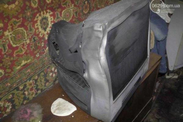 В Мариуполе спасатели эвакуировали людей и тушили пожар на пятом этаже жилого дома В Мариуполе спасатели эвакуировали людей и тушили пожар на пятом этаже жилого дома