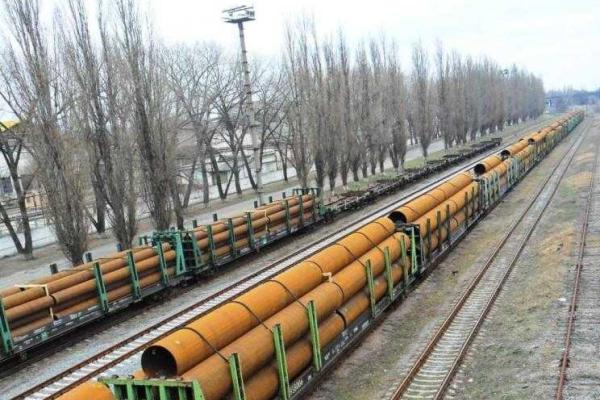 Оккупированный Харцызск постепенно приходит в упадок и запустение: боевики продолжают вывозить в РФ оборудование трубного завода Оккупированный Харцызск постепенно приходит в упадок и запустение: боевики продолжают вывозить в РФ оборудование трубного завода