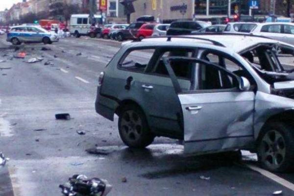 На западе Берлина взорвался автомобиль: сработало взрывное устройство, погиб водитель На западе Берлина взорвался автомобиль: сработало взрывное устройство, погиб водитель