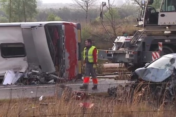 В Испании в жуткое ДТП попал автобус со студентами из разных стран: в автобусе были и граждане Украины В Испании в жуткое ДТП попал автобус со студентами из разных стран: в автобусе были и граждане Украины