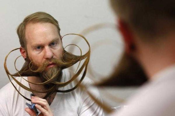 В Германии провели конкурс на самую необычную бороду В Германии провели конкурс на самую необычную бороду