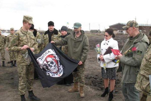Глава Луганской ВГА Георгий Тука побывал с визитом у бойцов ВСУ в Станично-Луганском районе