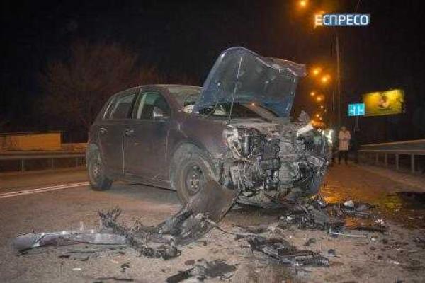 В Киеве авто, зарегистрированное на заместителя Кличко, столкнулось с автомобилей "Volkswagen" В Киеве авто, зарегистрированное на заместителя Кличко, столкнулось с автомобилей "Volkswagen"