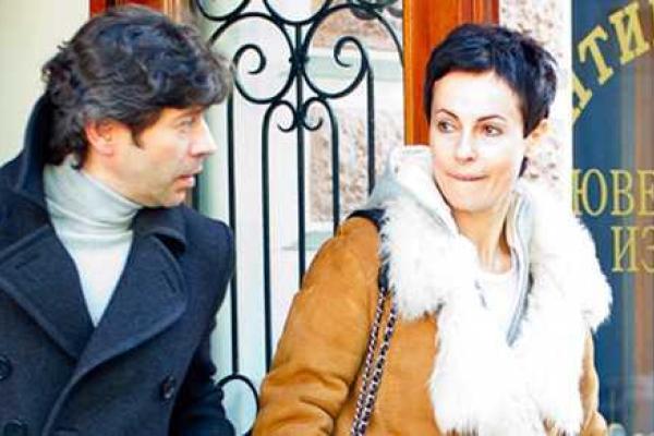 Коллекторы выбивают из актрисы Ирины Апексимовой долги экс-супруга