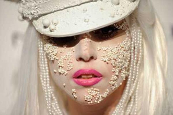 Эпатажная певица Леди Гага отметила 30-летний юбилей