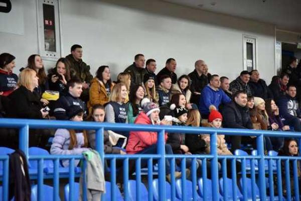 В Мариуполе состоялся футбольный турнир, в котором приняли участие сотрудники полиции и бойцы Нацгвардии