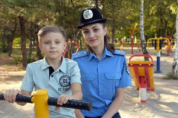 В зоне проведения АТО в рядах полиции работает 1691 женщина В зоне проведения АТО в рядах полиции работает 1691 женщина